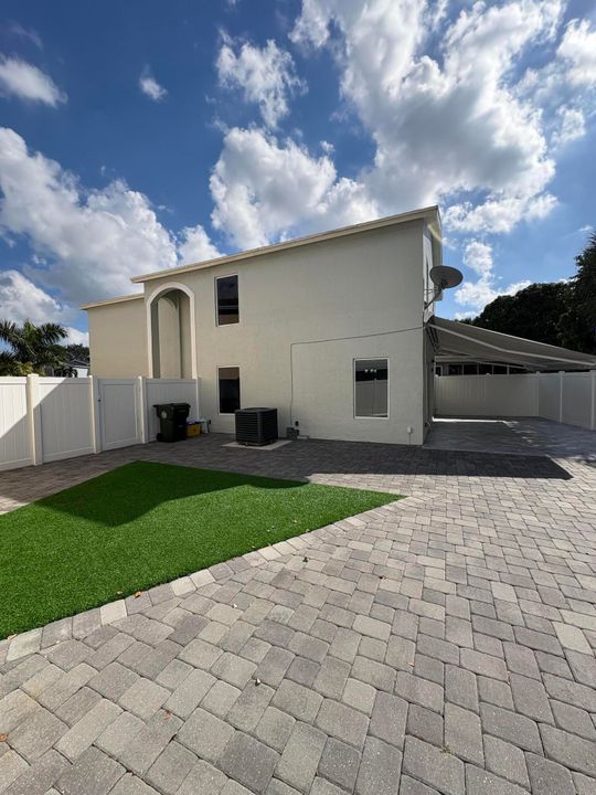 En Venta: $559,500 (3 camas, 2 baños, 1906 Pies cuadrados)