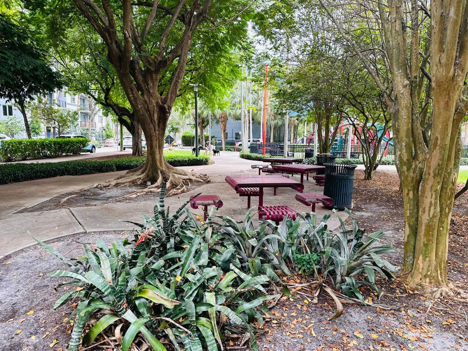 待售: $299,900 (1 贝兹, 1 浴室, 760 平方英尺)