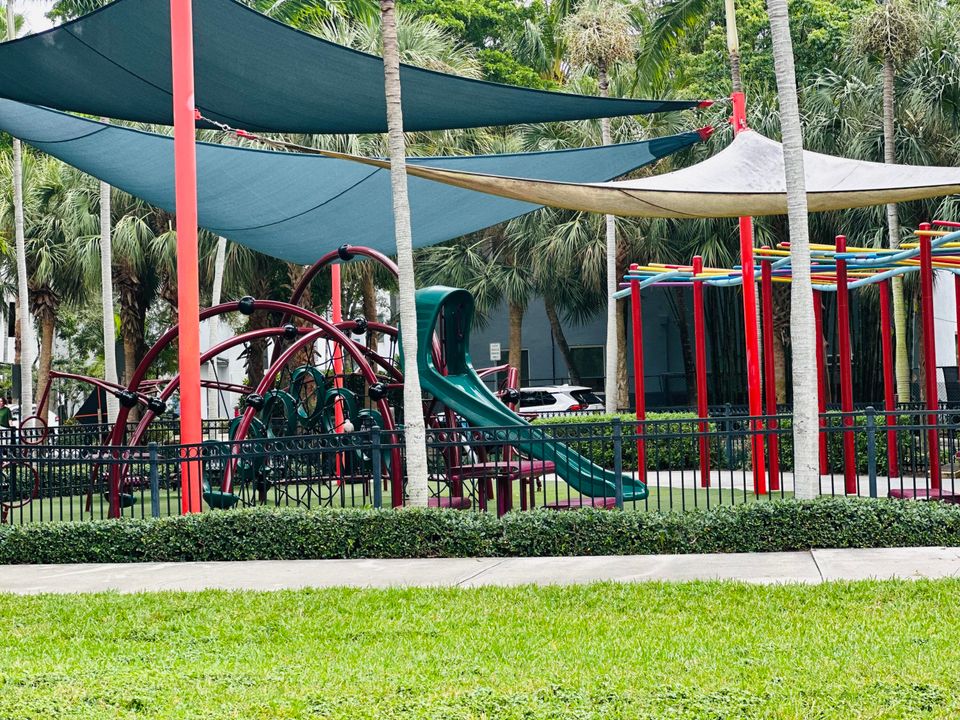 待售: $299,900 (1 贝兹, 1 浴室, 760 平方英尺)