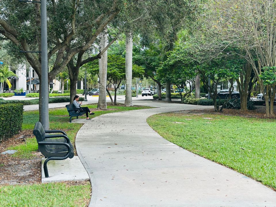 待售: $299,900 (1 贝兹, 1 浴室, 760 平方英尺)