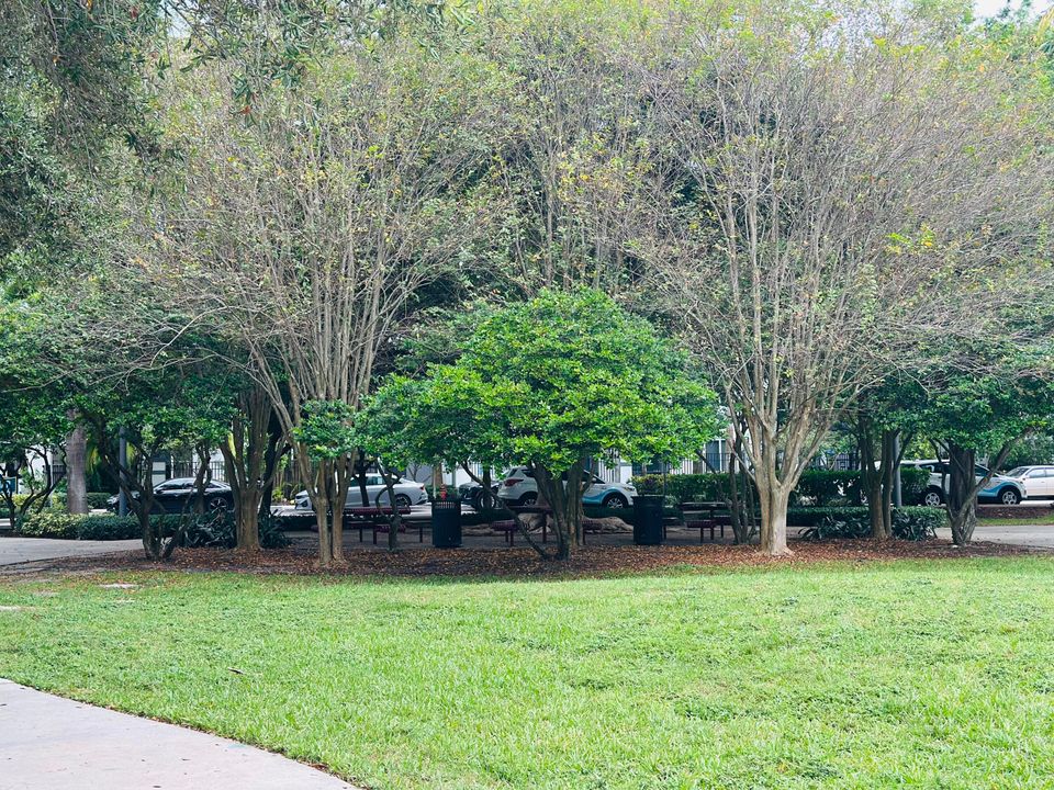 待售: $299,900 (1 贝兹, 1 浴室, 760 平方英尺)