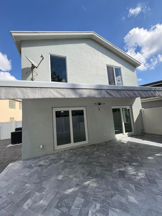 En Venta: $559,500 (3 camas, 2 baños, 1906 Pies cuadrados)