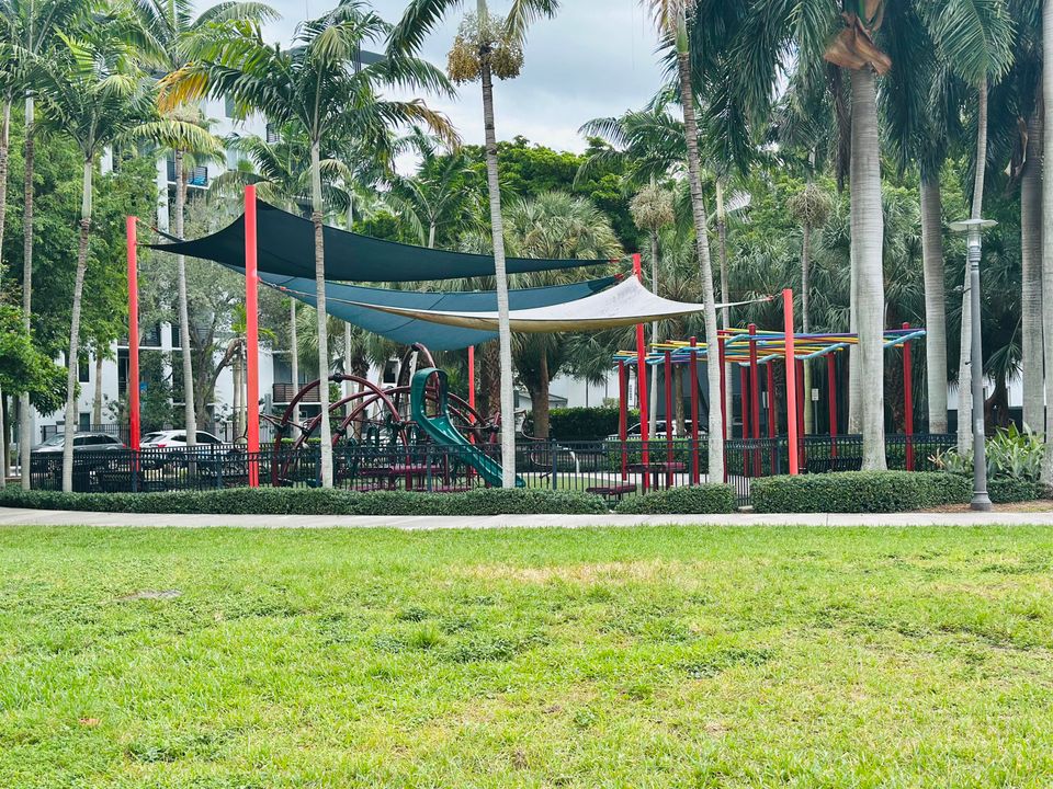 待售: $299,900 (1 贝兹, 1 浴室, 760 平方英尺)