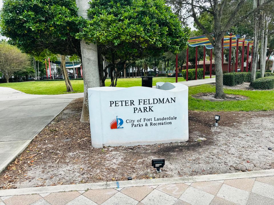 待售: $299,900 (1 贝兹, 1 浴室, 760 平方英尺)