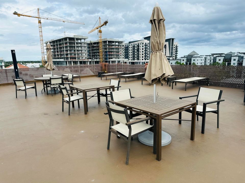 待售: $299,900 (1 贝兹, 1 浴室, 760 平方英尺)