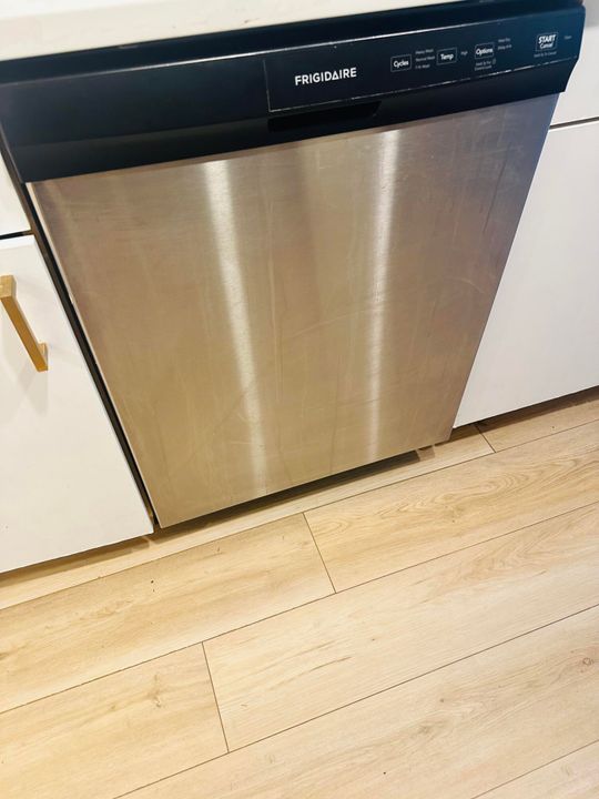 待售: $299,900 (1 贝兹, 1 浴室, 760 平方英尺)