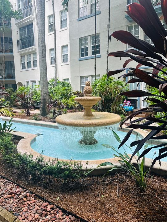 待售: $299,900 (1 贝兹, 1 浴室, 760 平方英尺)