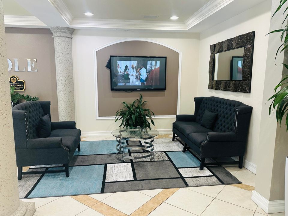 待售: $299,900 (1 贝兹, 1 浴室, 760 平方英尺)