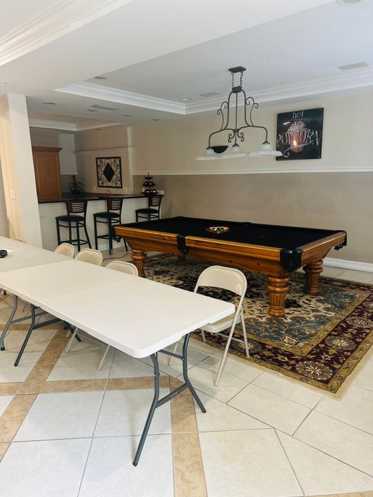 待售: $299,900 (1 贝兹, 1 浴室, 760 平方英尺)