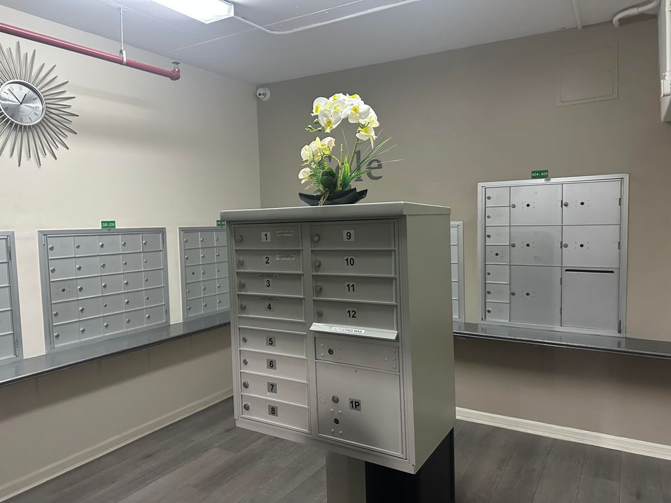 待售: $299,900 (1 贝兹, 1 浴室, 760 平方英尺)