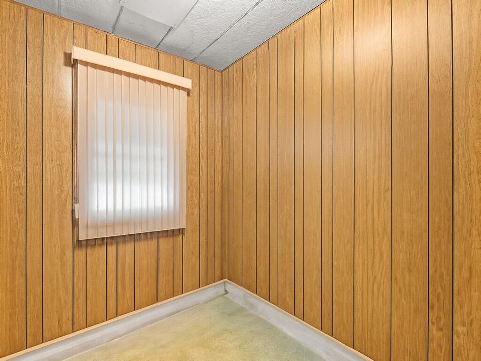 For Sale: $30,000 (3 beds, 2 baths, 864 Square Feet)