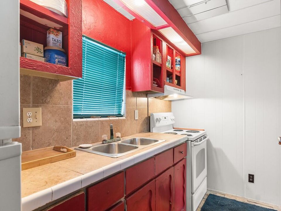 For Sale: $30,000 (3 beds, 2 baths, 864 Square Feet)