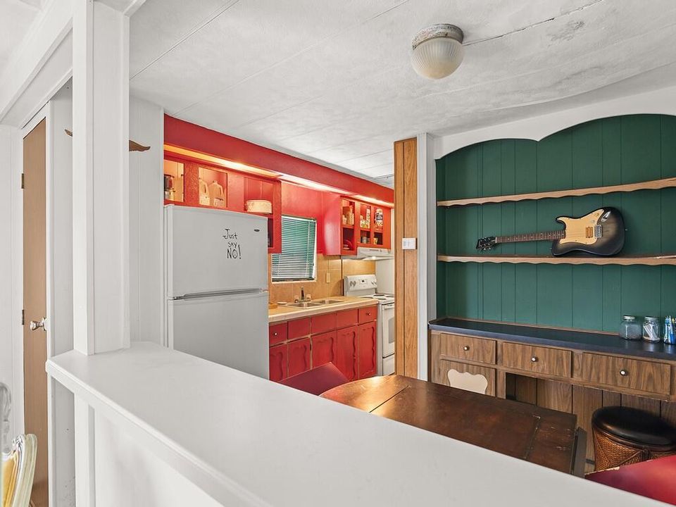 For Sale: $30,000 (3 beds, 2 baths, 864 Square Feet)