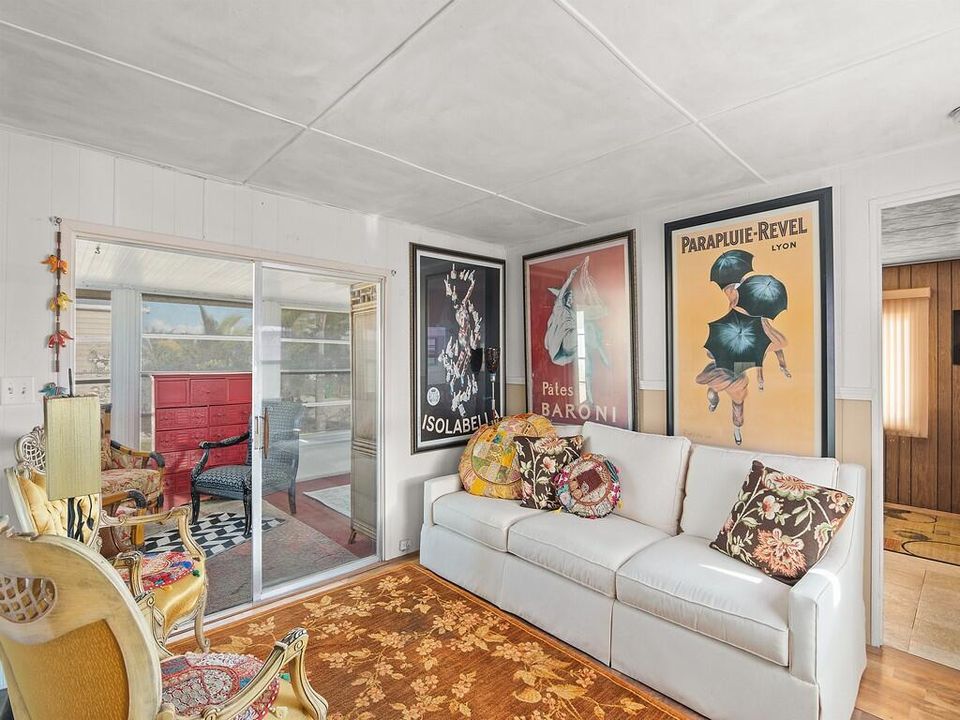 For Sale: $30,000 (3 beds, 2 baths, 864 Square Feet)