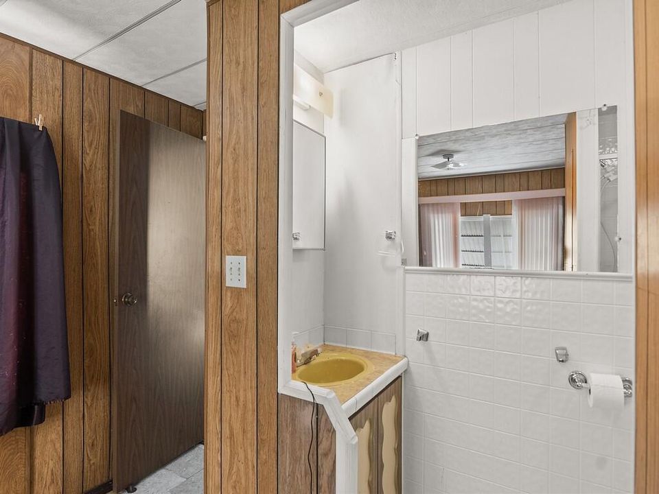 For Sale: $30,000 (3 beds, 2 baths, 864 Square Feet)