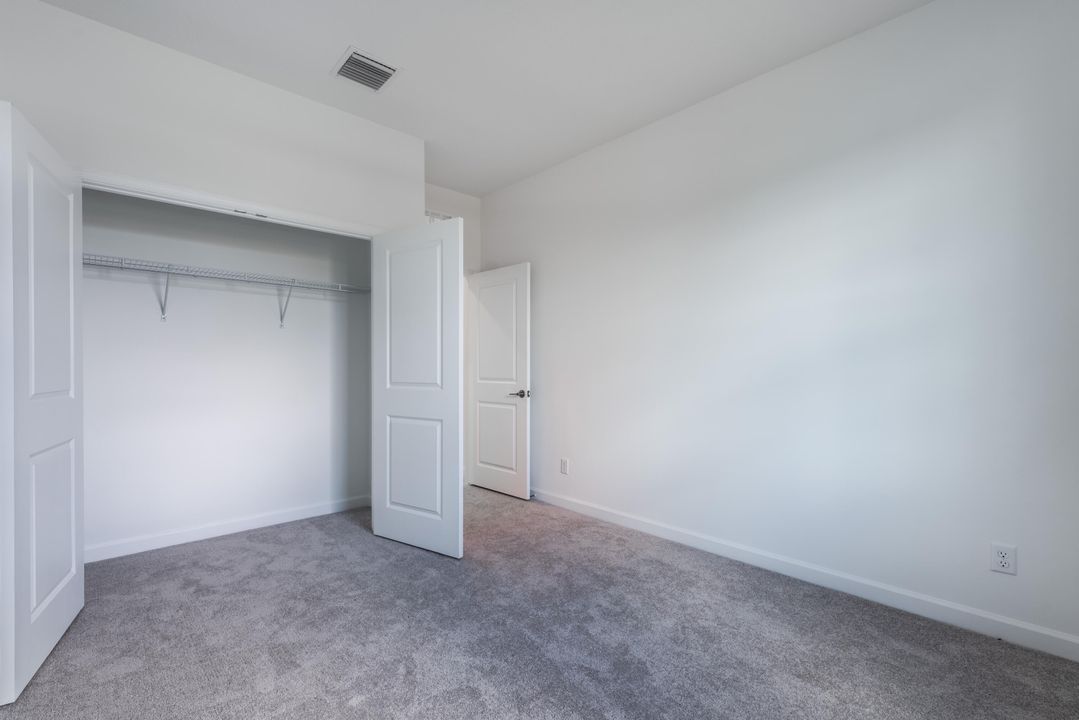 For Rent: $3,250 (3 beds, 2 baths, 1954 Square Feet)