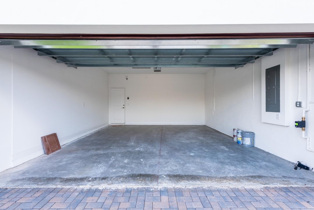 For Rent: $3,250 (3 beds, 2 baths, 1954 Square Feet)