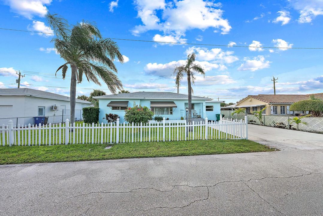 En Renta: $3,600 (4 camas, 2 baños, 1711 Pies cuadrados)