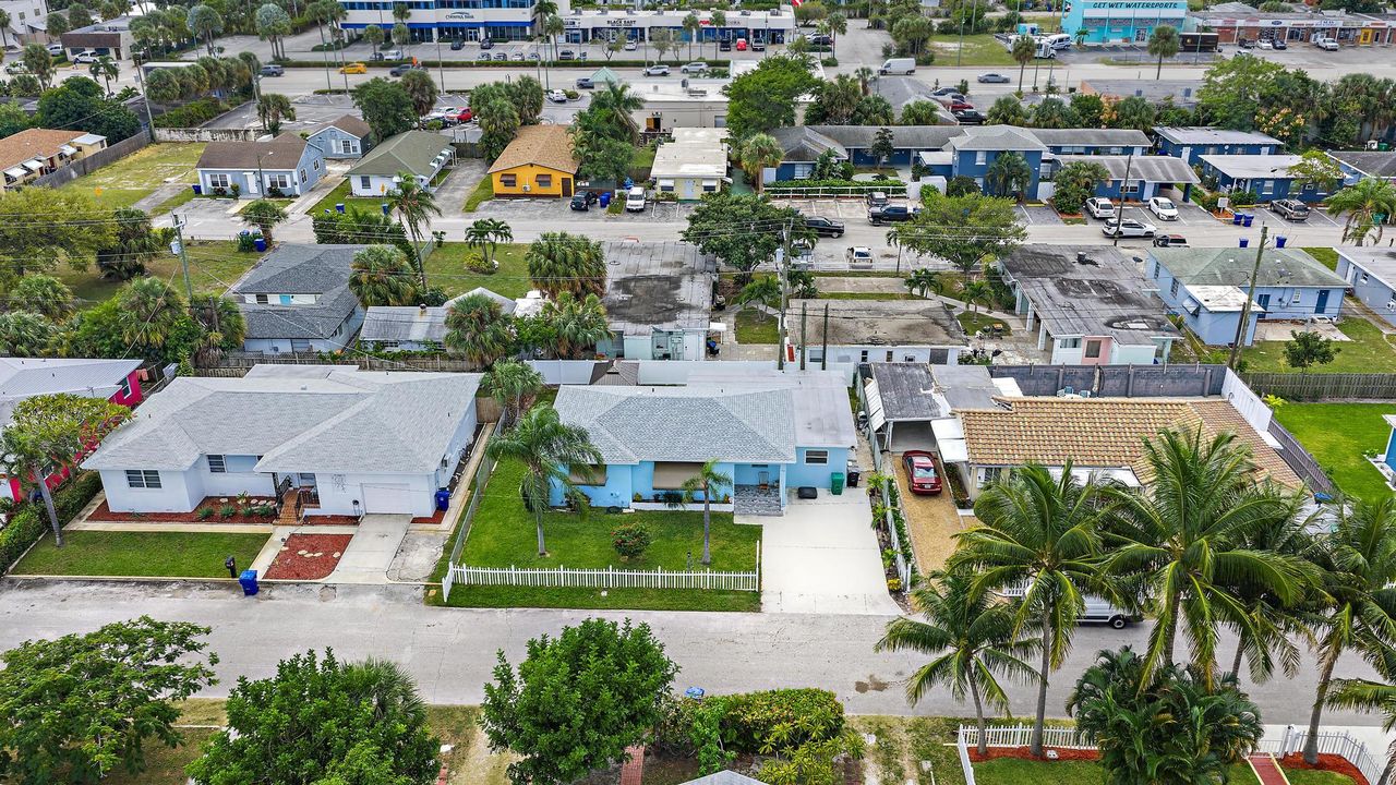 En Renta: $3,600 (4 camas, 2 baños, 1711 Pies cuadrados)