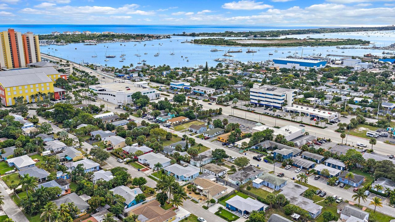 En Renta: $3,600 (4 camas, 2 baños, 1711 Pies cuadrados)