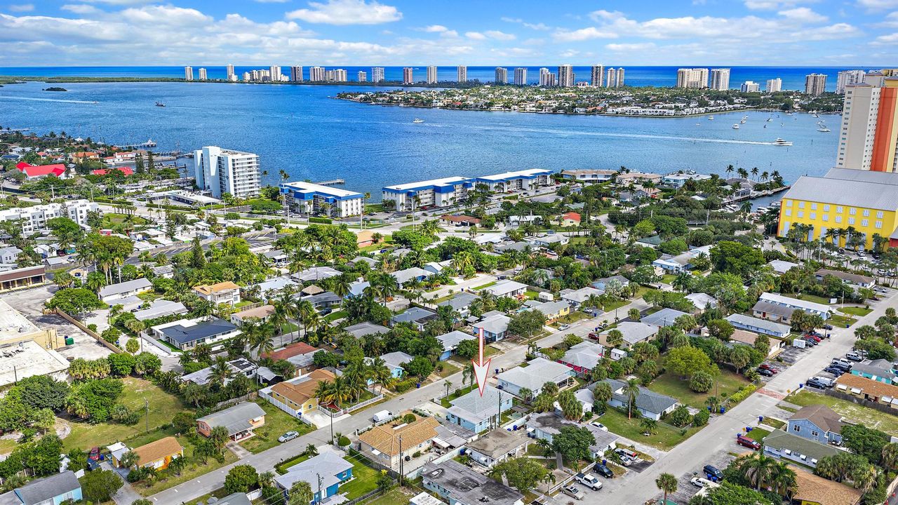 En Renta: $3,600 (4 camas, 2 baños, 1711 Pies cuadrados)