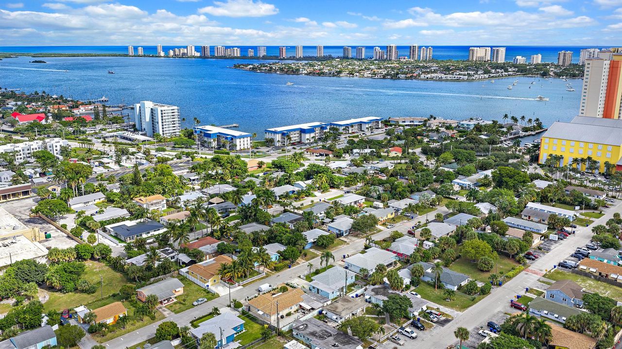 En Renta: $3,600 (4 camas, 2 baños, 1711 Pies cuadrados)