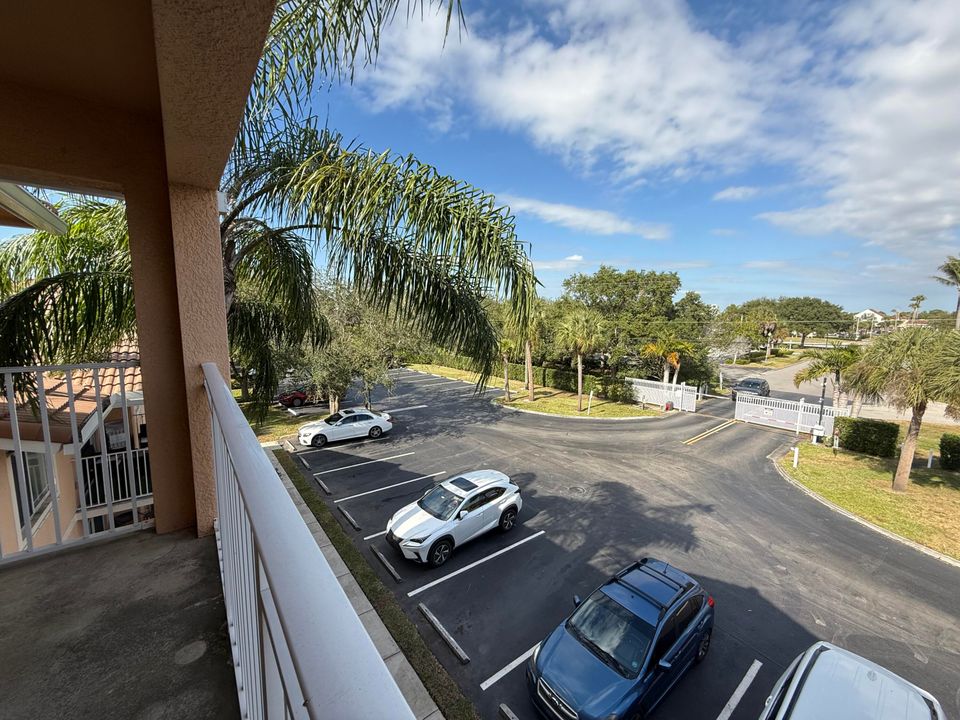 For Rent: $1,750 (2 beds, 2 baths, 960 Square Feet)