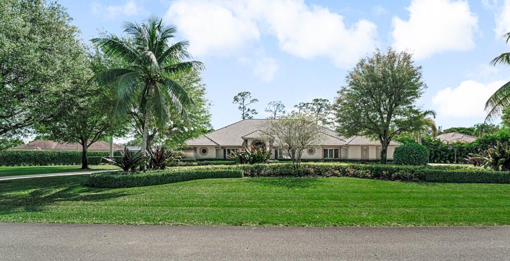 For Sale: $2,400,000 (4 beds, 4 baths, 5155 Square Feet)