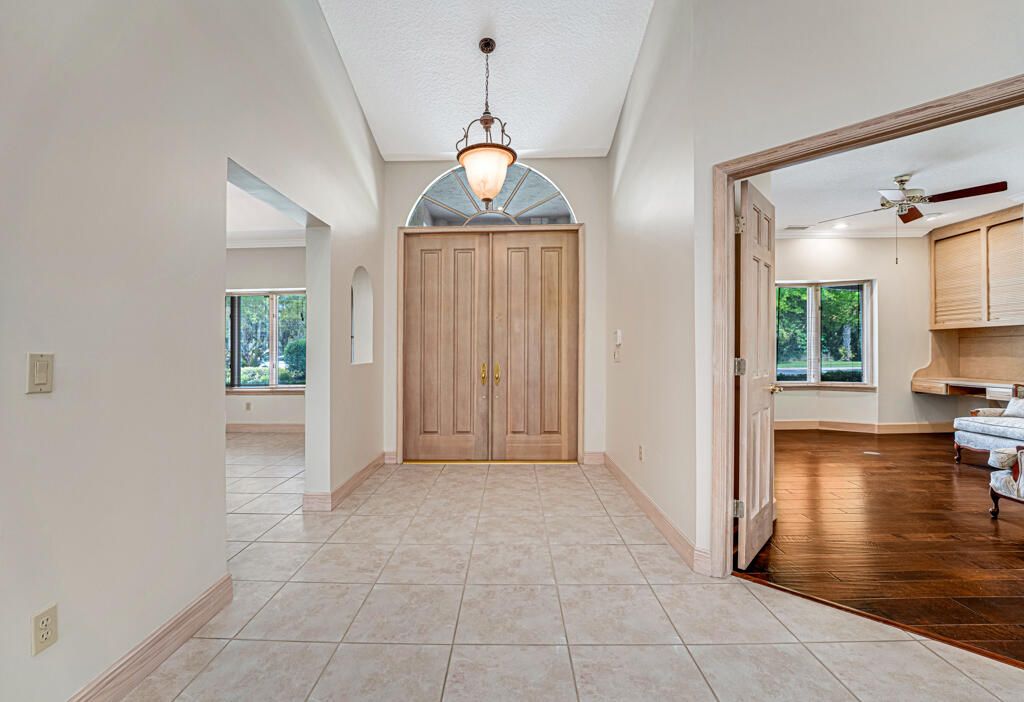 For Sale: $2,400,000 (4 beds, 4 baths, 5155 Square Feet)