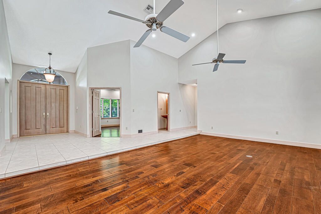 For Sale: $2,400,000 (4 beds, 4 baths, 5155 Square Feet)