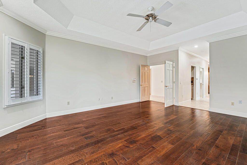 For Sale: $2,400,000 (4 beds, 4 baths, 5155 Square Feet)