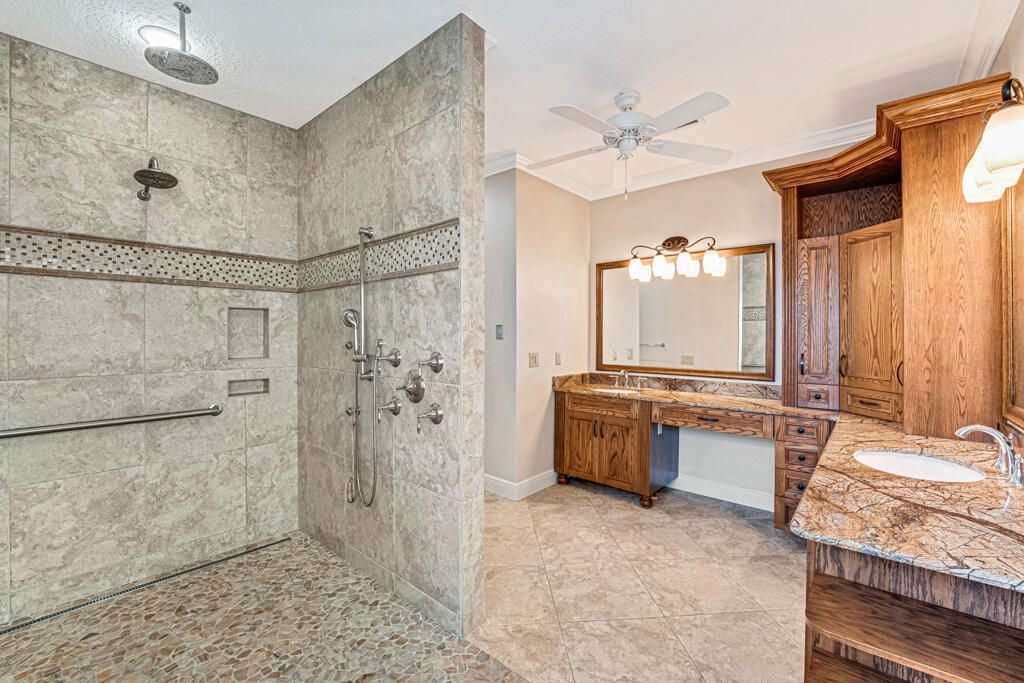 For Sale: $2,400,000 (4 beds, 4 baths, 5155 Square Feet)