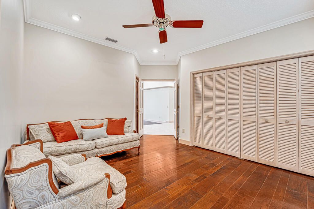 For Sale: $2,400,000 (4 beds, 4 baths, 5155 Square Feet)