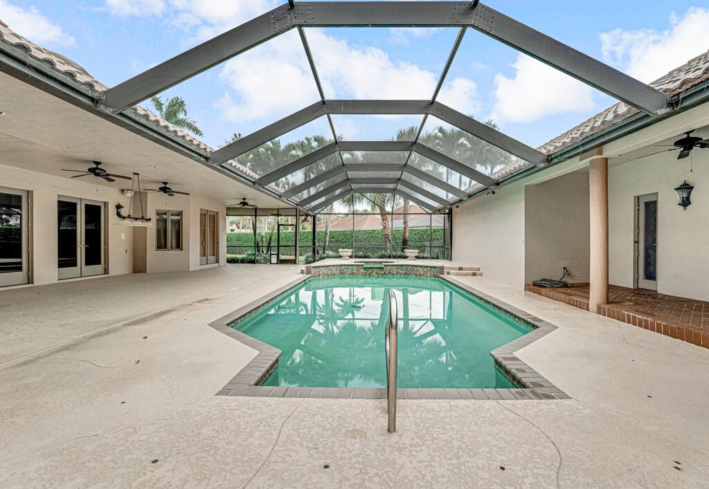 For Sale: $2,400,000 (4 beds, 4 baths, 5155 Square Feet)