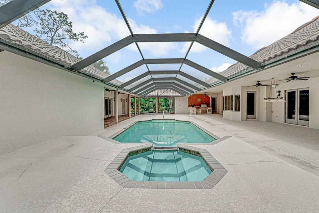 For Sale: $2,400,000 (4 beds, 4 baths, 5155 Square Feet)