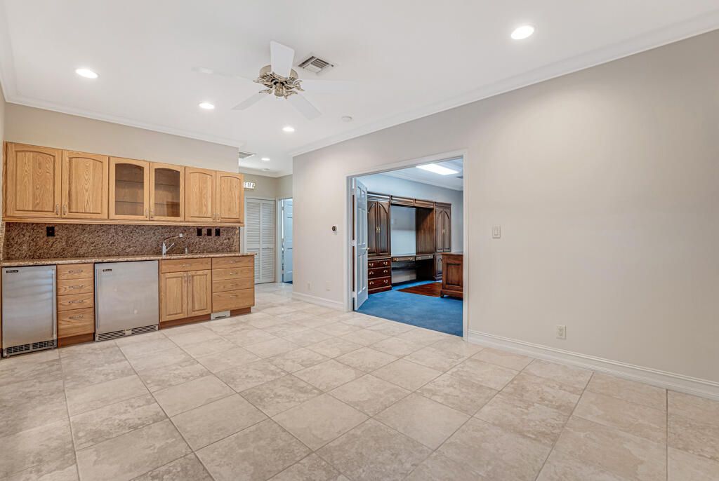 For Sale: $2,400,000 (4 beds, 4 baths, 5155 Square Feet)