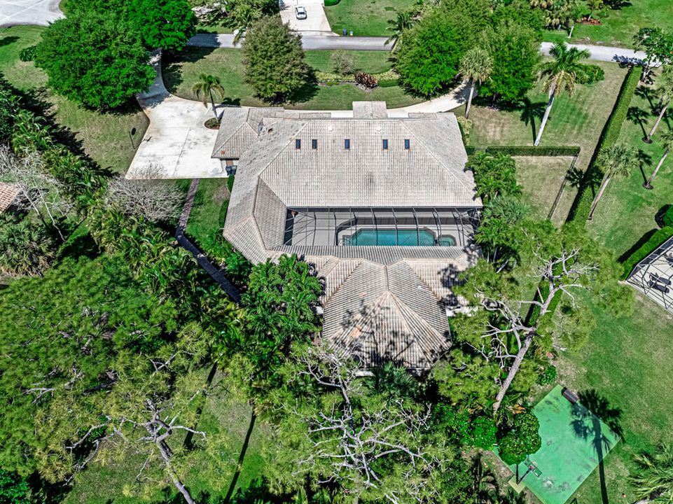 For Sale: $2,400,000 (4 beds, 4 baths, 5155 Square Feet)