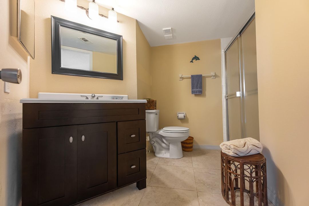 For Sale: $174,000 (2 beds, 2 baths, 886 Square Feet)