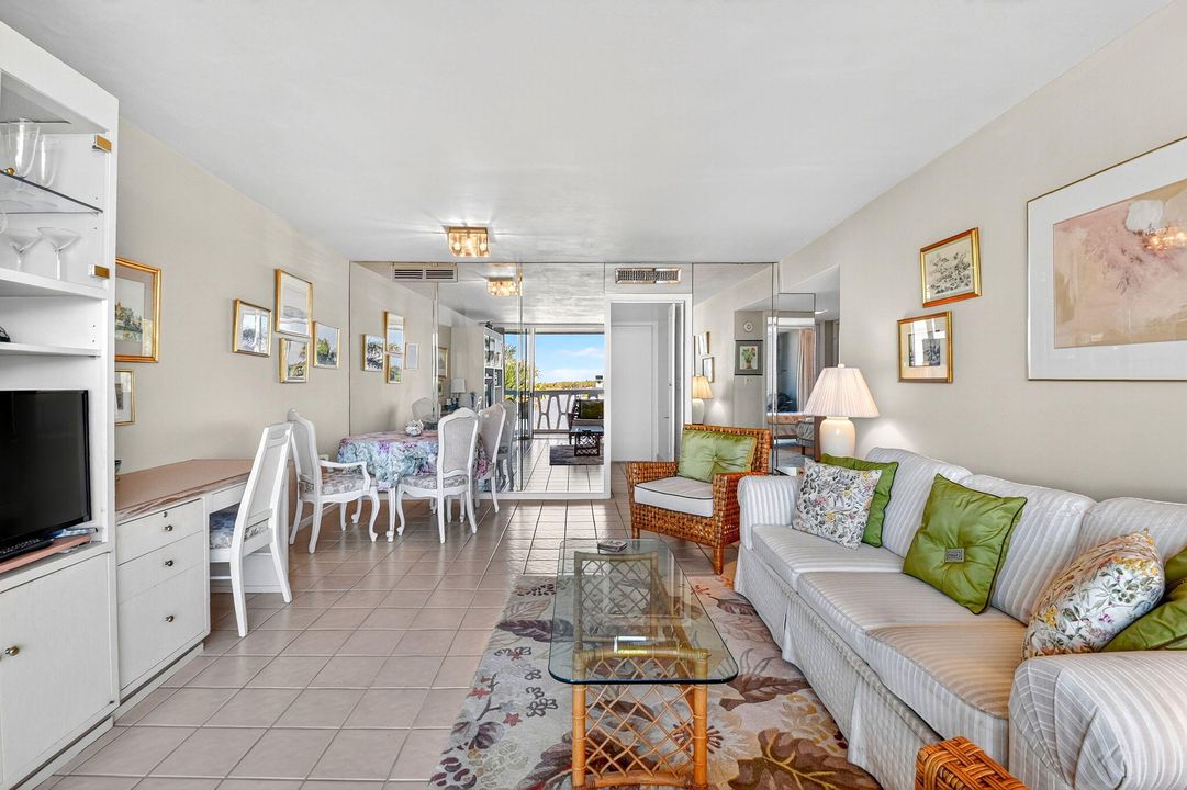 В аренду: $3,750 (1 спален, 1 ванн, 788 Квадратных фут)