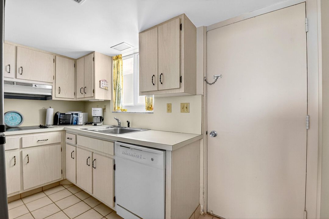 В аренду: $3,750 (1 спален, 1 ванн, 788 Квадратных фут)