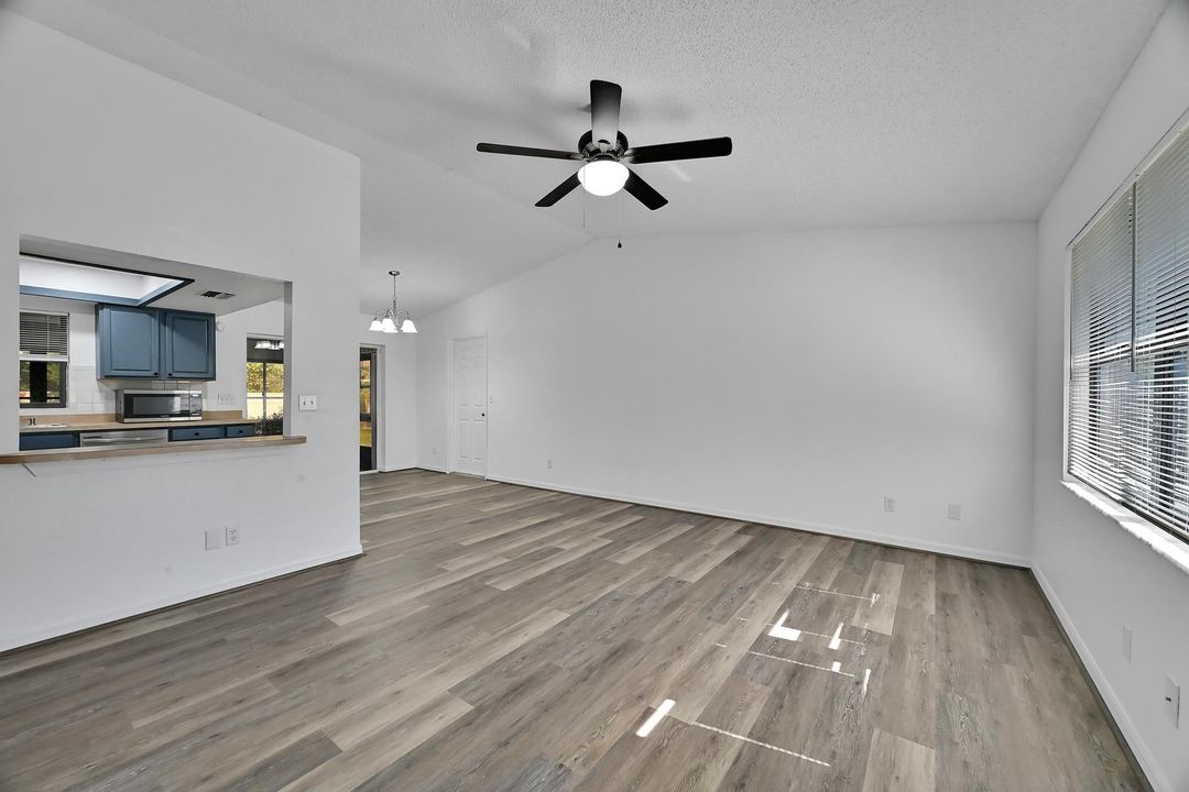 В аренду: $1,750 (3 спален, 2 ванн, 1352 Квадратных фут)