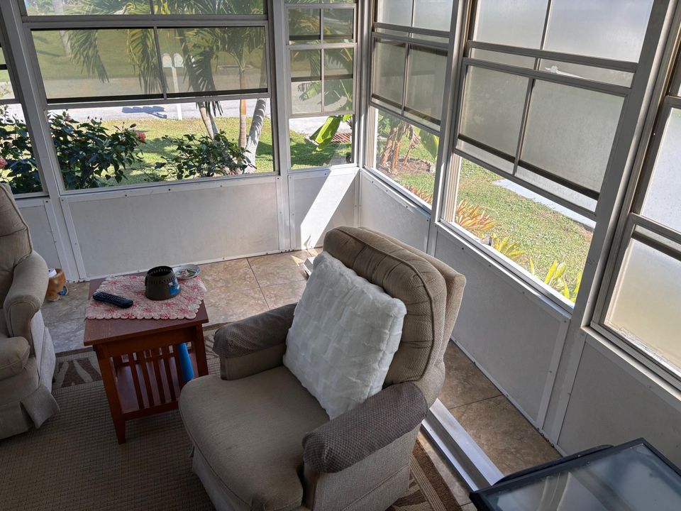 For Sale: $159,000 (2 beds, 2 baths, 1280 Square Feet)