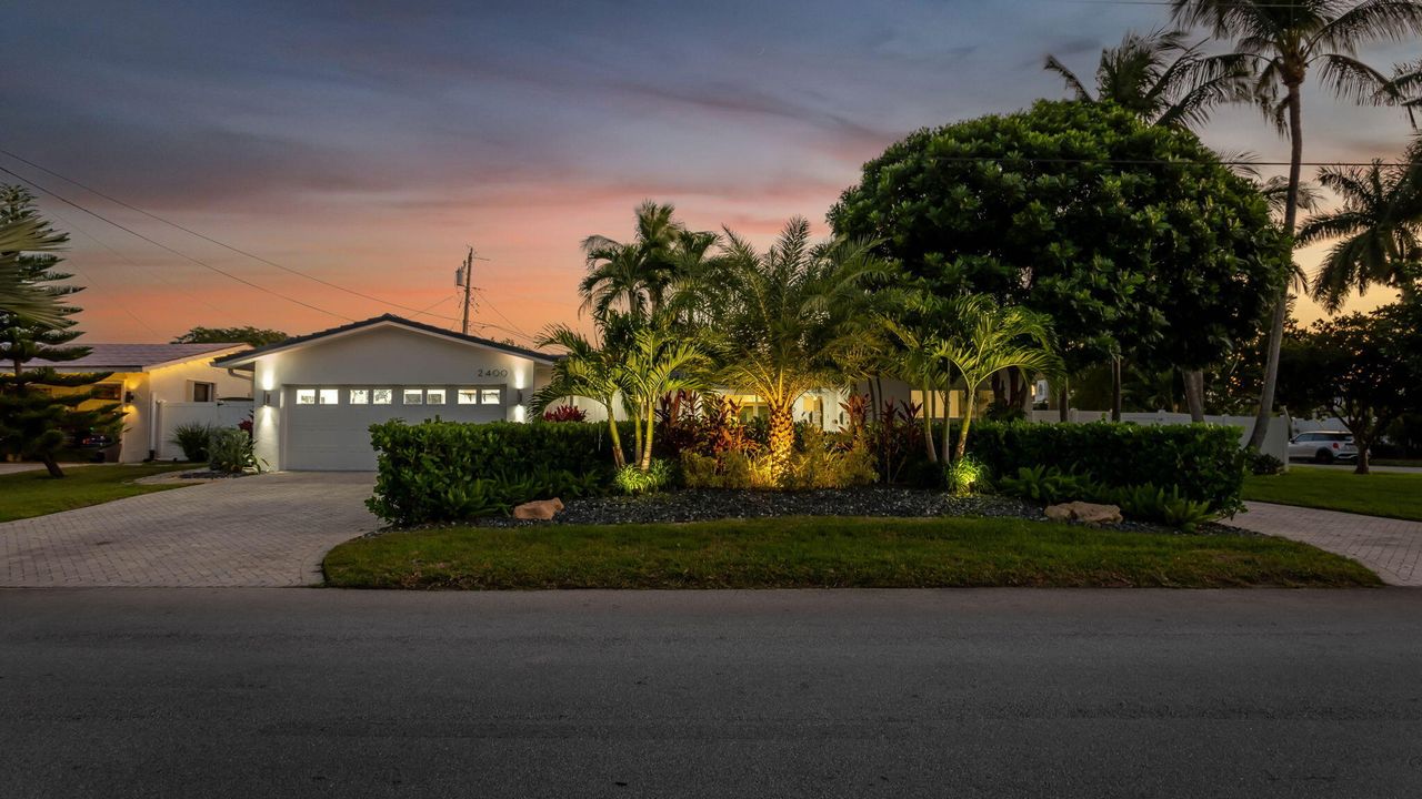 待售: $1,350,000 (3 贝兹, 2 浴室, 1924 平方英尺)