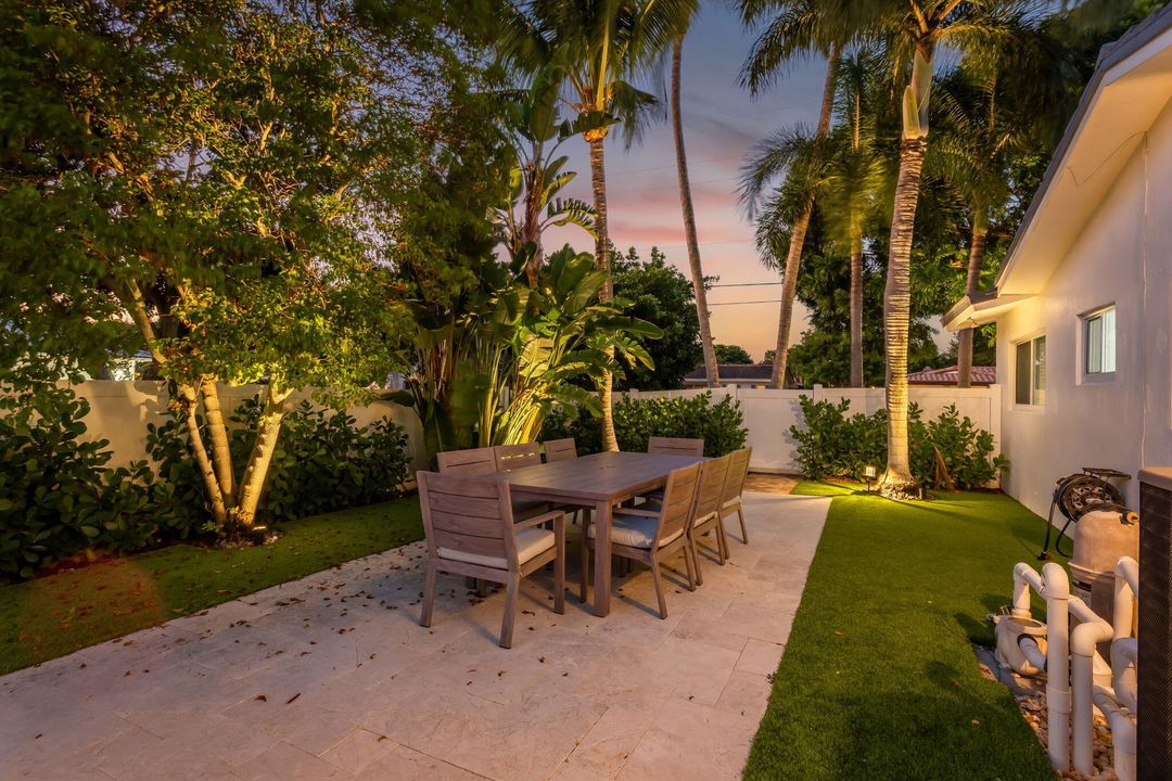 待售: $1,350,000 (3 贝兹, 2 浴室, 1924 平方英尺)