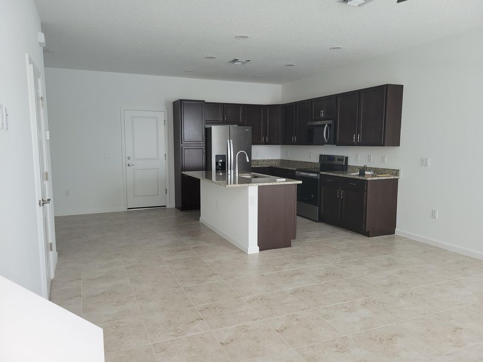 For Rent: $2,850 (3 beds, 2 baths, 1540 Square Feet)