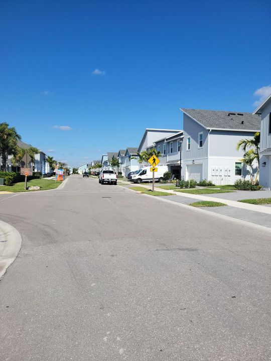 For Rent: $2,850 (3 beds, 2 baths, 1540 Square Feet)