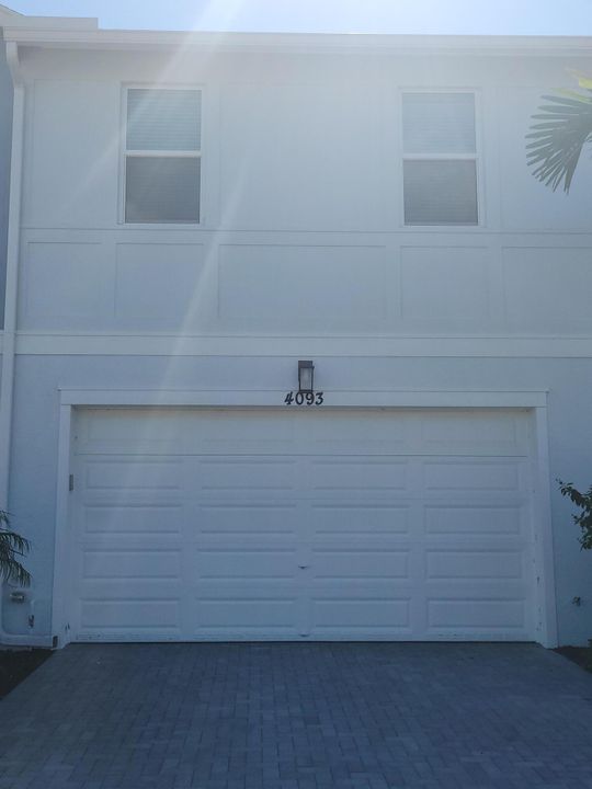 For Rent: $2,850 (3 beds, 2 baths, 1540 Square Feet)