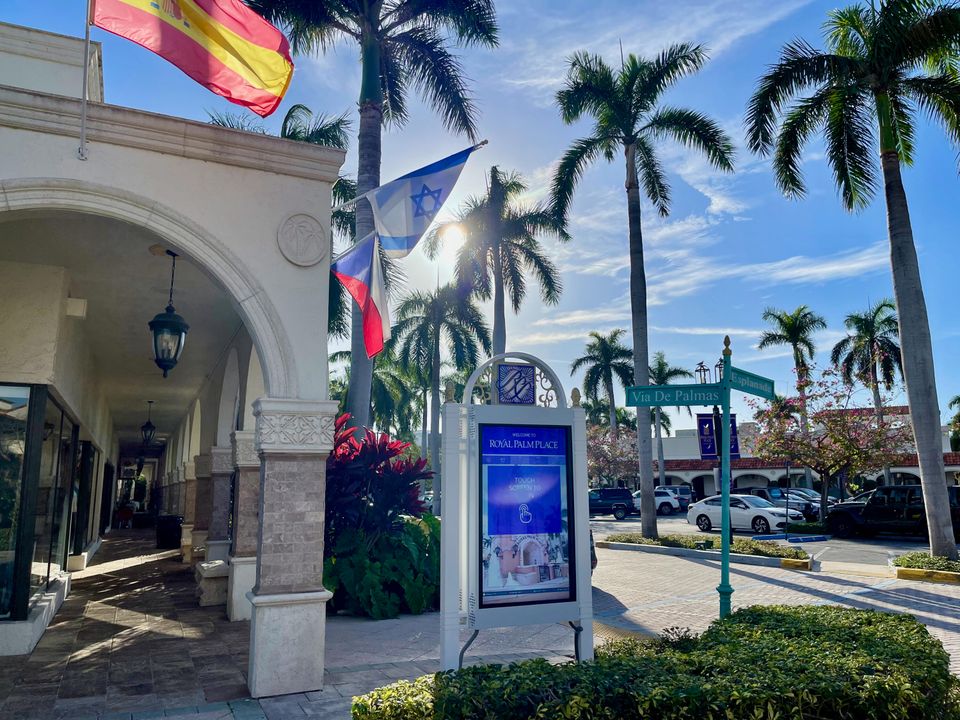 For Sale: $729,000 (2 beds, 2 baths, 1310 Square Feet)