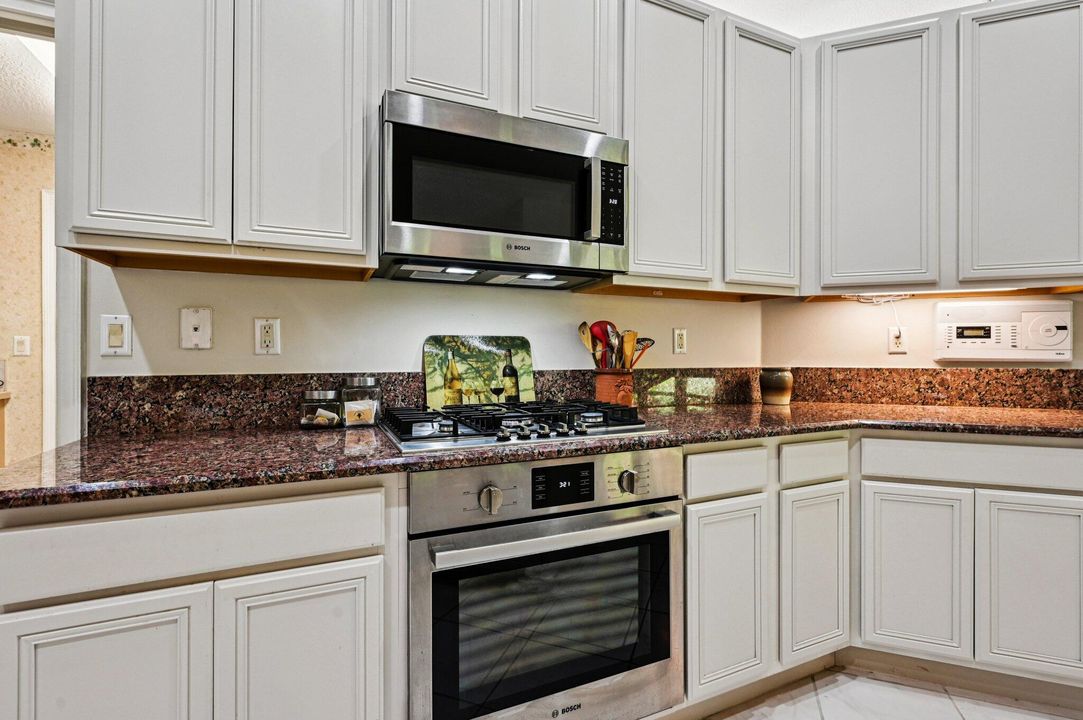 For Sale: $849,888 (4 beds, 2 baths, 1957 Square Feet)