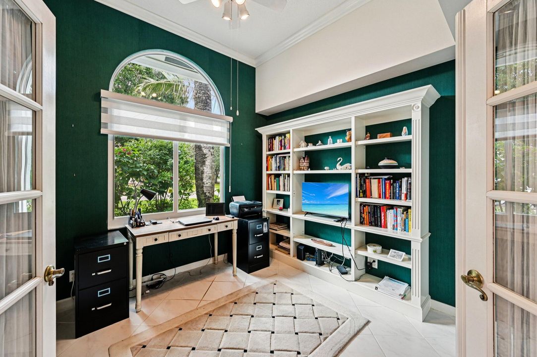 For Sale: $849,888 (4 beds, 2 baths, 1957 Square Feet)